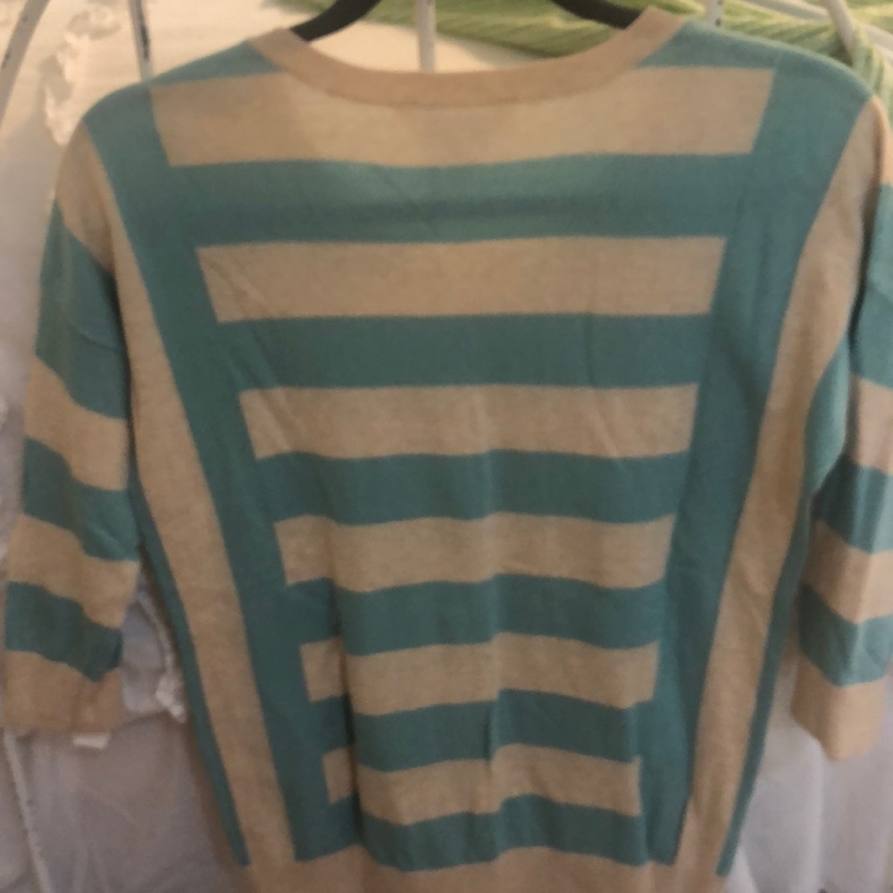 Light Sweater - Picture 5 of 5